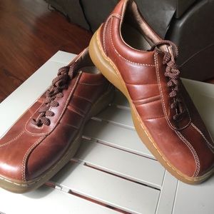 Skechers leather lace up shoes